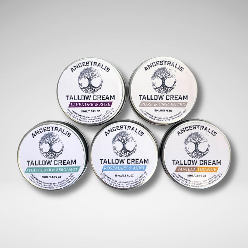 Peut inclure: Six bo&icirc;tes en argent de cr&egrave;me de suif aux senteurs diff&eacute;rentes. Les bo&icirc;tes sont &eacute;tiquet&eacute;es "Ancestralis Tallow Cream" avec le parfum indiqu&eacute; ci-dessous. Les parfums sont Lavande & Rose, Pur & Non Parfum&eacute;, C&egrave;dre de l'Atlas & Bergamote, Romarin & Menthe, et Vanille Orange.