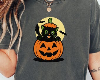 Retro Halloween Black Cat T-Shirt: Vintage Jack-O-Lantern Graphic Tee