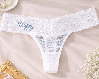 String en dentelle personnalisé pour la mariée – Sous-vêtements brodés – Lingerie de mariage – Cadeau de lune de miel – Cadeau de mariée