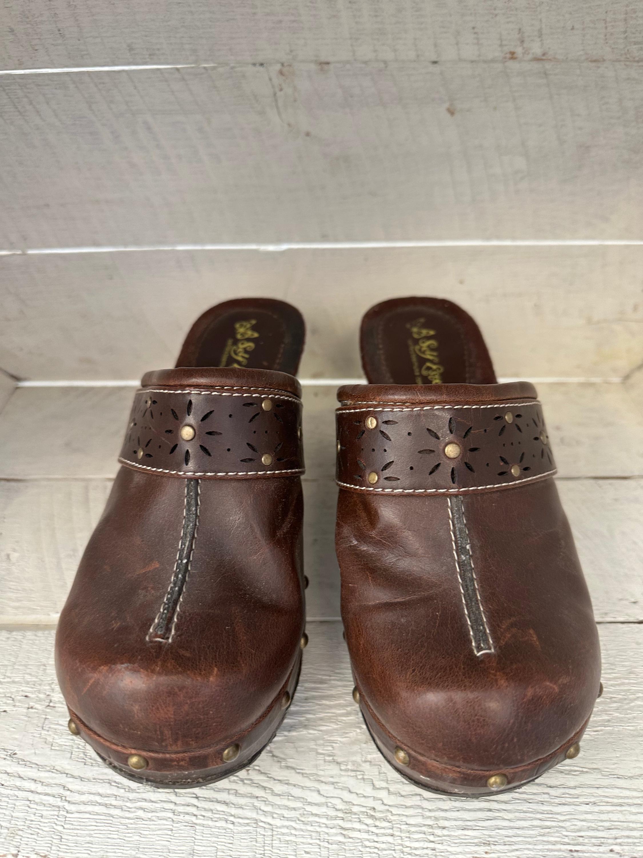 Vintage Y2K Wood Clog Turnlock Heels