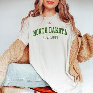 Retro North Dakota Shirt, North Dakota Crewneck tee, Dakota Gift, North Dakota T-shirt, Dakota Pride Unisex T-Shirt, College Shirt, ND Gifts