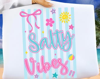 Coquette Salty Vibes Stripes Png, Design maglietta estiva costiera, Sassy Ocean Vibes Png, Citazione di Salty Beach Png, Vita da spiaggia alla moda Png, Estate
