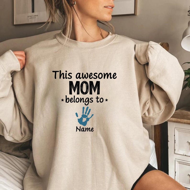 This Awesome Mom Belongs To SVG, Handprint Mom Shirt Design, Mother's Day PNG, Customizable Mom Sublimation, Mom Gift Idea, Digital Download