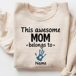 This Awesome Mom Belongs To SVG, Handprint Mom Shirt Design, Mother's Day PNG, Customizable Mom Sublimation, Mom Gift Idea, Digital Download