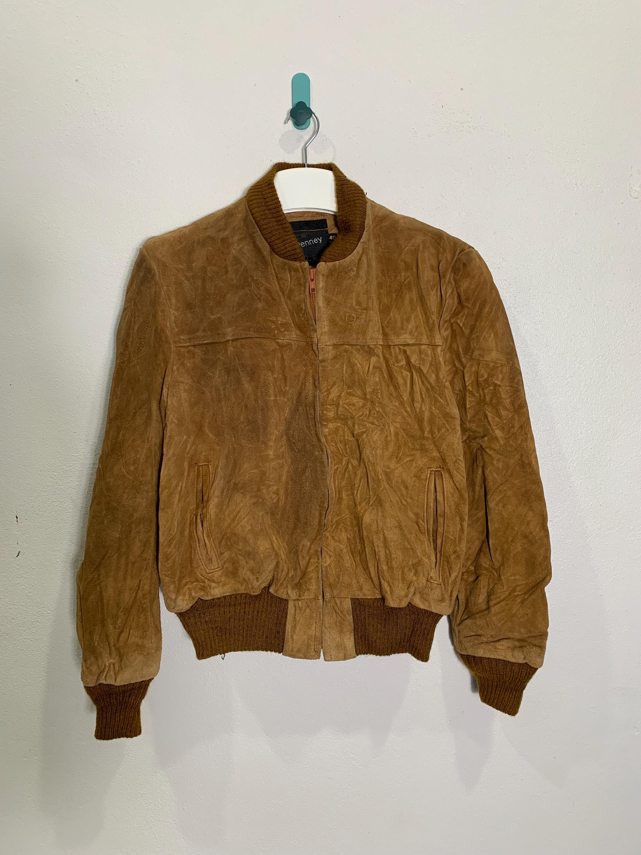 Gilet JC Penney en cuir suédé doublé en sherpa des années 60-70. Rég M