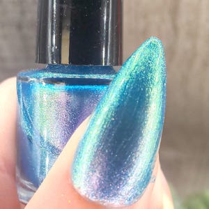 ALICE Blue Green  Color Shifting Nail Polish, Holographic Shimmer Nail Polish 5ml Mini Bottle 21 Toxin Free Formula