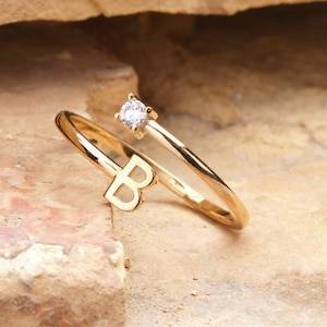 Anillo de oro macizo de 14 quilates con letra, anillo de oro con inicial, anillo de oro apilable, anillo de bodas, anillo de propuesta, regalo para novia, regalo de aniversario