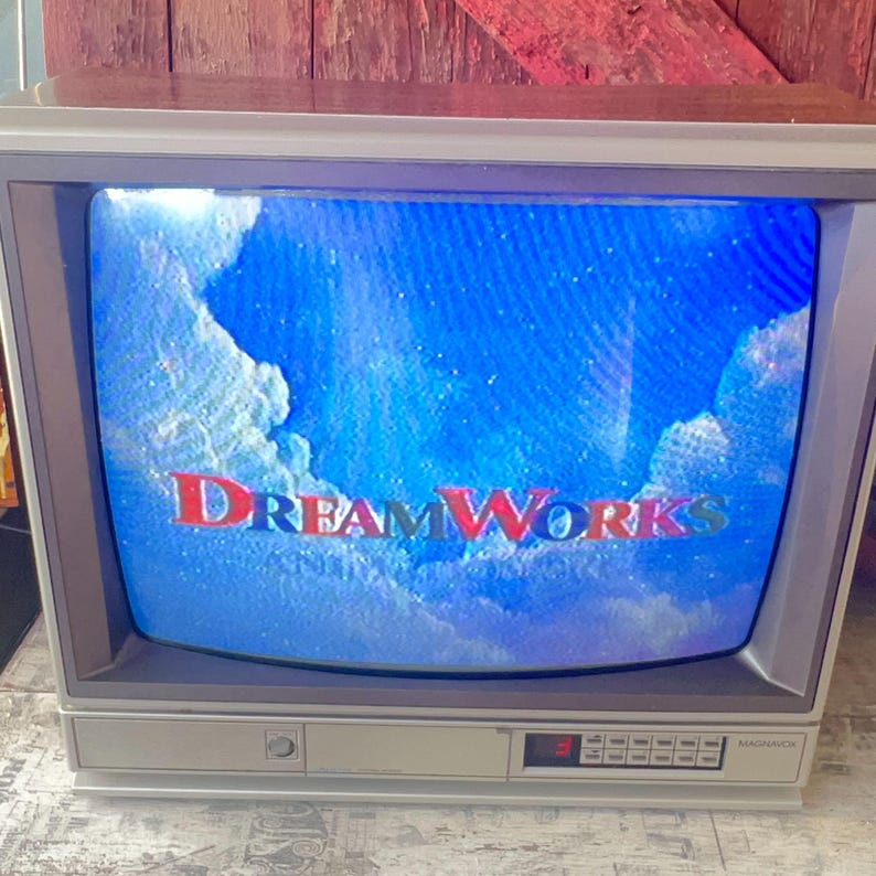 Vintage 1985 Magnavox 19C704 CRT Television With Woodgrain Cabinet ...