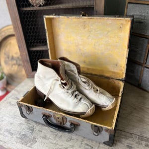 Vintage White Roller Derby Skates with Grey Metal Case – Retro Roller Skates in Original Box - Size Women's 9