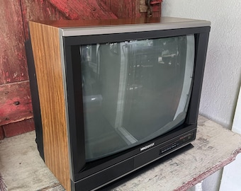古い木枠のテレビ TV Board 1800 | オーク/ウォルナット無垢材 | 北欧家具 北欧