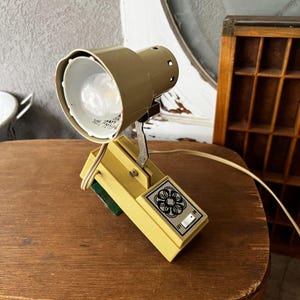 Vintage Adjustable Clip-On Desk Lamp With On/Off Switch
