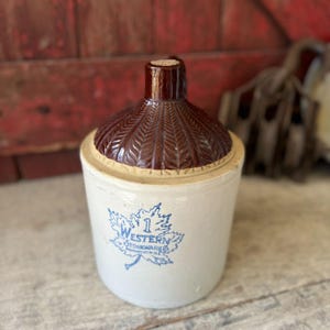 Western Stoneware 1 Gallon Vintage Crock Jug With Embossed Brown Handle Lid & Maple Leaf