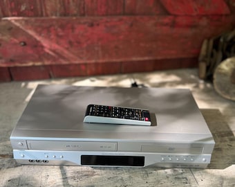 VCR only - Toshiba VCR/DVD Combo Player With Remote - dvd Player non-functioning