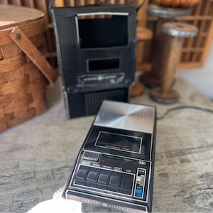 Vintage General Electric Model 3-5120B | AC/Battery Portable Cassette Recorder | For Parts Or Repair