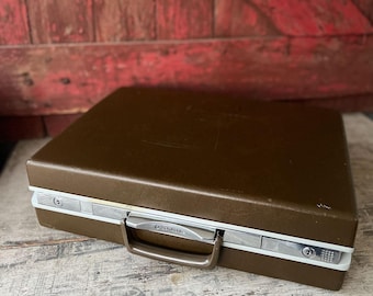 Samsonite Vintage Brown Hardshell Briefcase With Key Lock And Organizer Compartments 18"