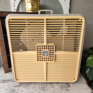 Vintage Monarch Aire 2-speed Box Fan | RA-20/PB 22-Inch | Beige and Cream | Metal & Plastic Grates