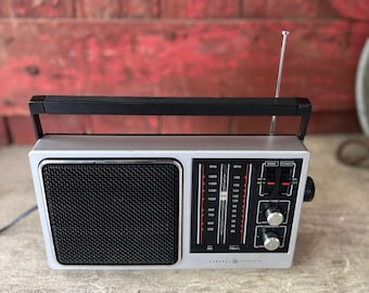 General Electric Vintage AM/FM Portable Radio With Tone & Volume Controls