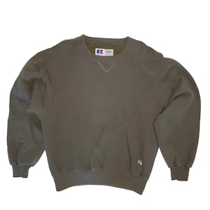 Vintage 90&#39;s Russell Crewneck Sweatshirt / Olive Green / Men&#39;s Medium
