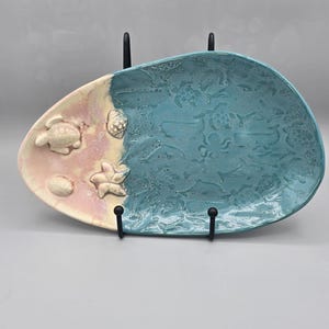 Beach-inspired plate