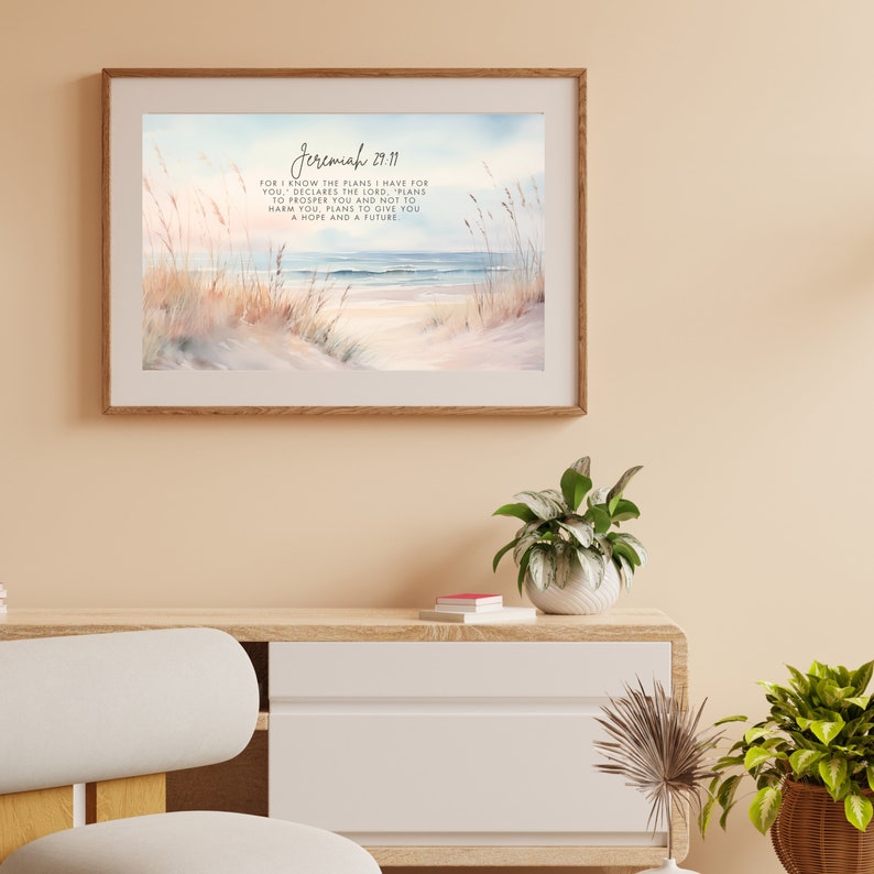 K&ouml;nnte beinhalten: Ein Aquarellbild einer Strandszene mit einem Zitat aus Jeremia 29,11: "Denn ich wei&szlig;, welche Pl&auml;ne ich f&uuml;r euch habe, spricht der HERR, Pl&auml;ne des Friedens und nicht des Ungl&uuml;cks, um euch eine Zukunft und eine Hoffnung zu geben."