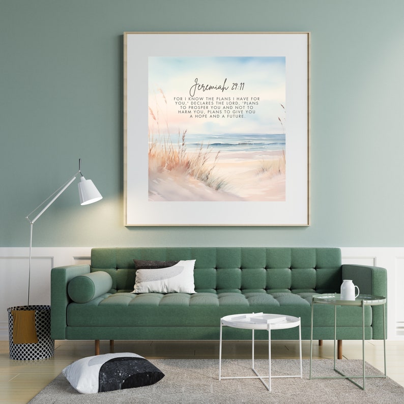 K&ouml;nnte beinhalten: Ein Aquarellbild einer Strandszene mit einem Zitat aus Jeremia 29,11: "Denn ich wei&szlig;, welche Pl&auml;ne ich f&uuml;r euch habe, spricht der HERR, Pl&auml;ne des Friedens und nicht des Ungl&uuml;cks, um euch eine Zukunft und eine Hoffnung zu geben."