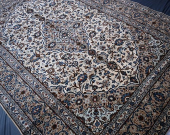 Hand Knotted Wool Persian Rug 8x11: White Cream, Afghan Design