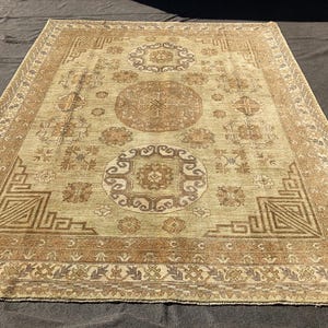 Handmade Wool Oushak Rug 8x10: Vintage Turkish Floral Area Rug