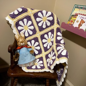 Daisy Crochet Blanket – Lavender Floral Throw | Vintage-Inspired 35” Baby or Lap Blanket