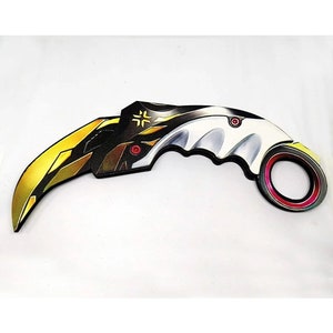 Wooden Valorant Set of 2 Toy Figures, Valorant Marauder 2 Karambit