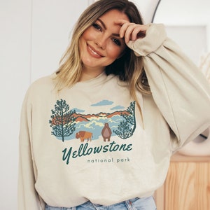 Yellowstone Sweatshirt, Nature Lovers, National Park Crewneck Sweatshirt, Outdoorsy Retro Tops, Camping Shirt, Hiking Camping Girl, Van Life