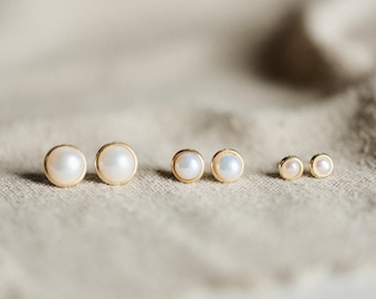 Hyalite Studs // Pearl
