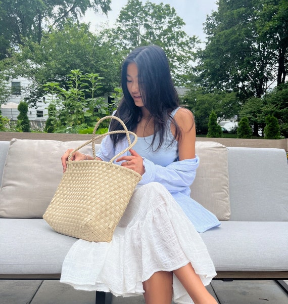 Beige color purse sale