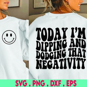 mergulhando e desviando dessa negatividade svg, boas vibrações svg, mantra svg, citação preta svg, ditado preto svg, eu sou irmã svg, mulher negra svg,