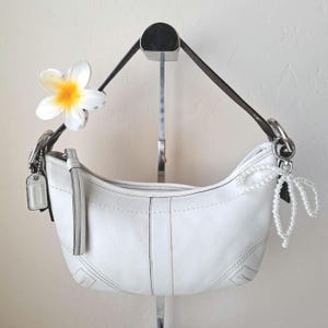 Vintage Coach Y2k 00s Mini Soho Tassel Hobo in Ivory White Leather 8A01 Shoulder Bag with charm accessories