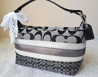 バッグ coach baguette bag pouch signature y2k Vintage Coach Y2k Signature Mini Bag Black & Gray Canvas