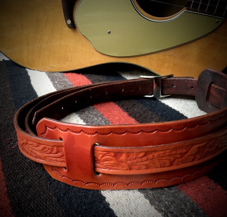 Vintage Style Leather Guitar Strap Western sheridan Motif British Tan