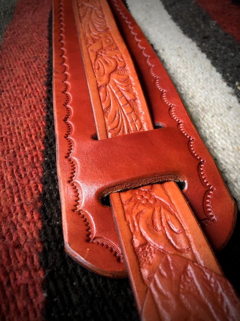 Vintage Style Leather Guitar Strap Western sheridan Motif British Tan