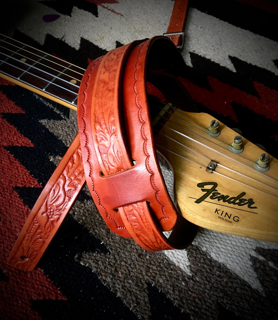Vintage Style Leather Guitar Strap Western sheridan Motif British Tan