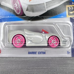 Hot Wheels BARBIE Extra Convertible 57/250 Screen Time