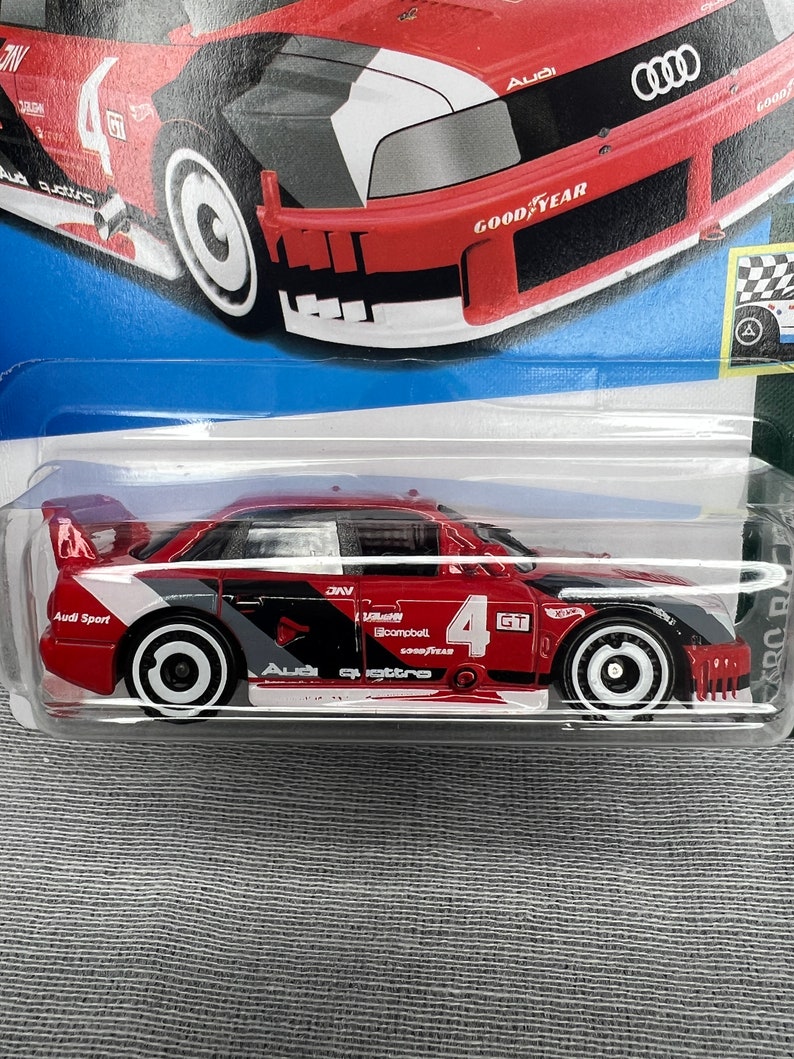 Miniature Hot Wheels 1/64 Audi 90 Quattro - Série Retro Racers 2023 - Neuf