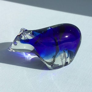 Art Glass Polar Bear Figurine/Paperweight