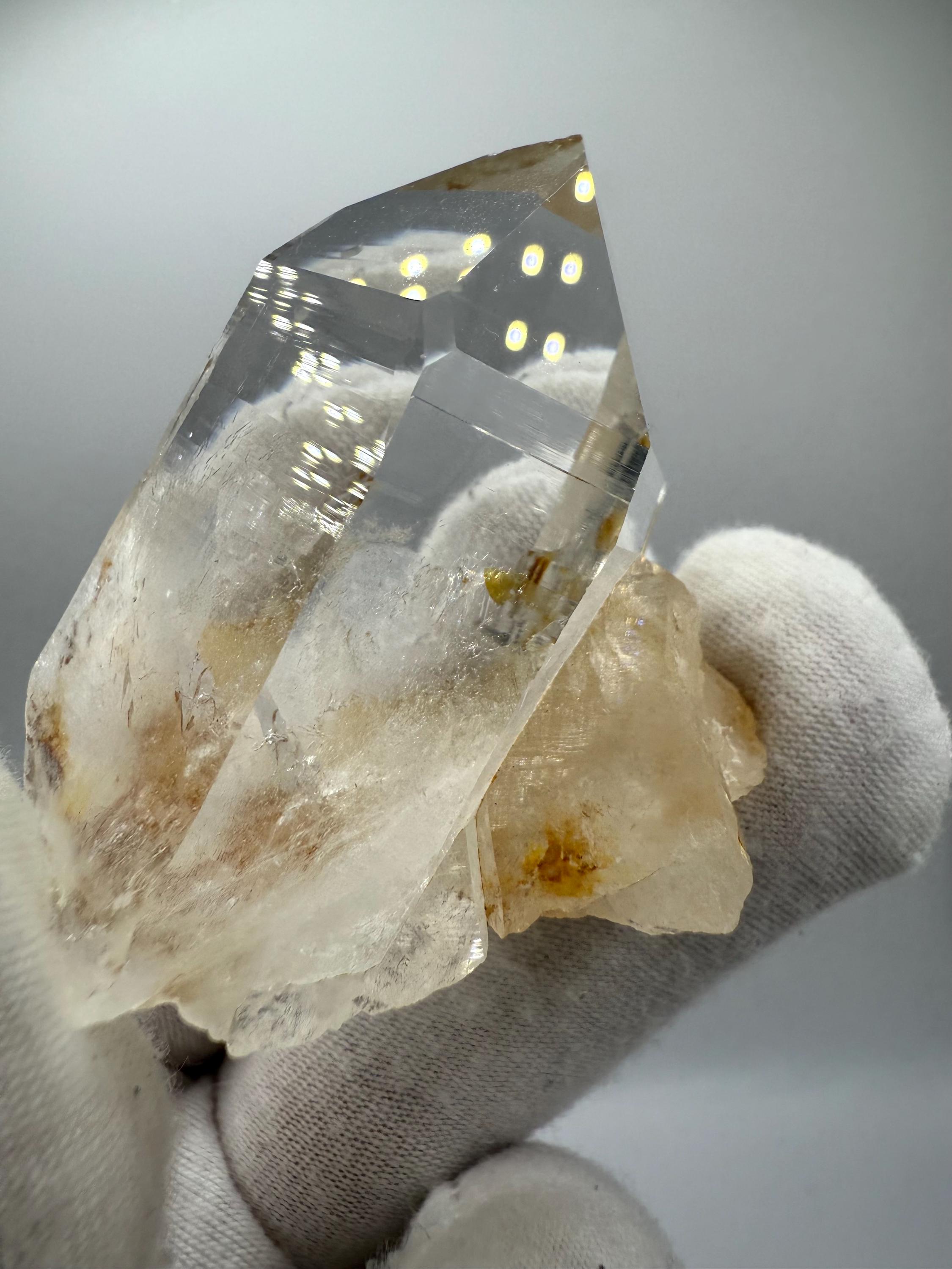 World Class Lemurian Master Quartz from Pena Blancas/Exceptional and Wet Luster/Optically Flawless/Hyper-energetic Lemurian Quartz Point
