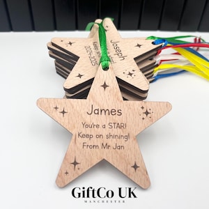 Cadeau élève enseignant - Jeune sortant de l'école 2025 - Étoile en bois personnalisée de 8 cm - Cadeau de fin d'année - Cadeau de départ de l'enseignant - Cadeau enseignant