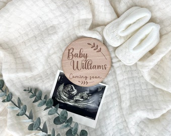 Pregnancy Announcement - Baby Coming Soon Plaque - Social Media Reveal - Photo Prop - Baby Gifts - Engraved Sign - Personalised Baby Gifts