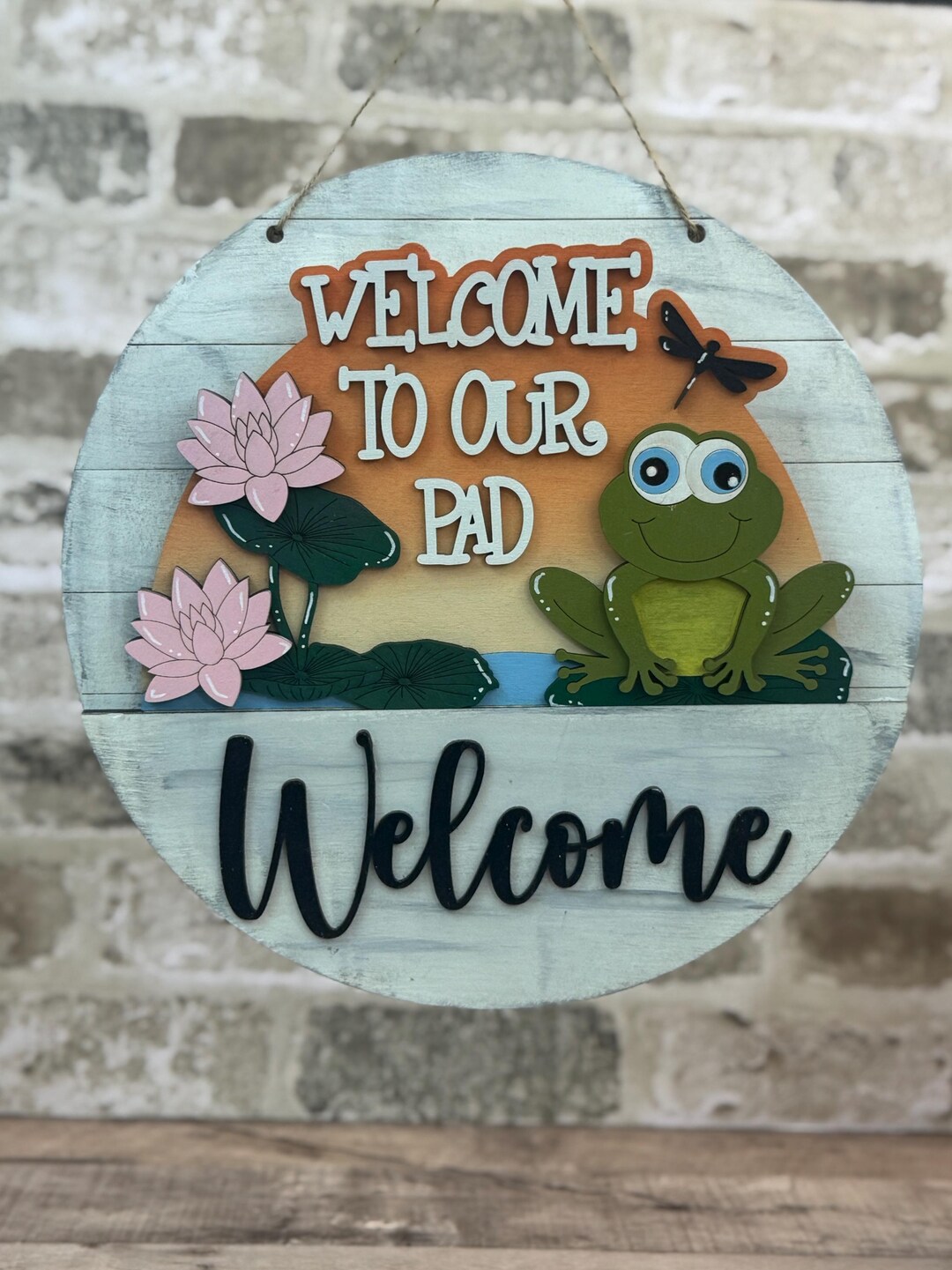 Welcome to Our Pad Door Hanger | Frog Interchangeable Welcome Sign ...