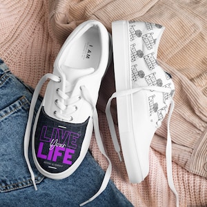 Women’s lace-up canvas shoes