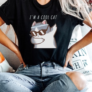 Funny Cat Lovers T-Shirt | Perfect Gift | Love My Cat | Cat Person | Unisex - Men & Women&#39;s Tee | Birthday Gift