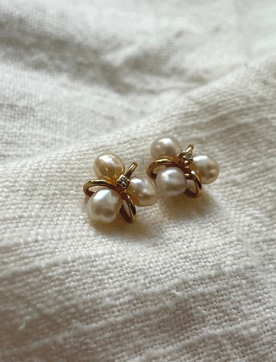 14 Karat Gold - Baroque Pearl and Diamond Floral C