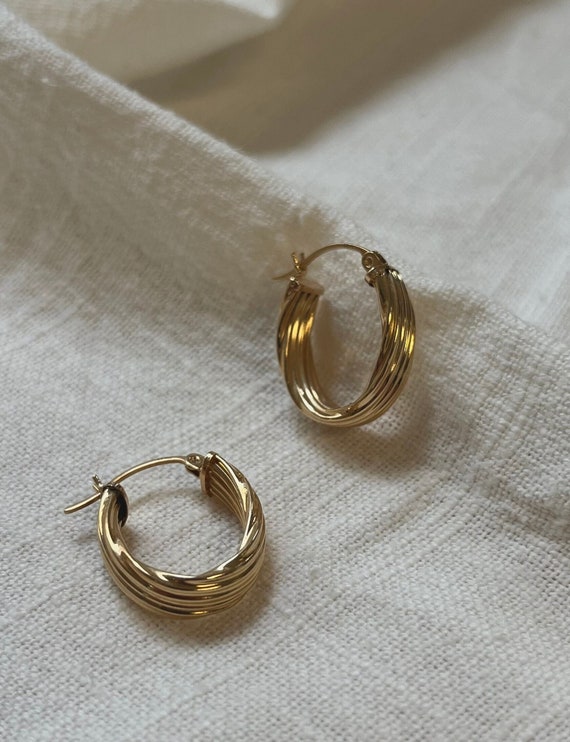 14-Karat Gold - Dramatic Twisted Hoop Earring - 19