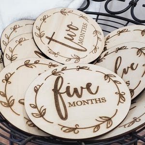 Marqueurs d'étapes sportives, panneaux d'étapes mensuelles pour le baseball, cadeau parfait pour une baby shower, disques photo en bois pour nouveau-né, décoration sport pour chambre d'enfant